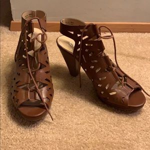 Chinese Laundry Brown Cut Out Heel Sandals - 10